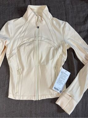 Lululemon Butter Cream Define Cropped Jacket. (NWT)